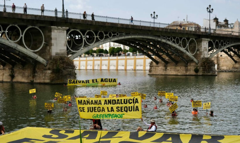 Manifestación acuática en el Guadalquivir – ES